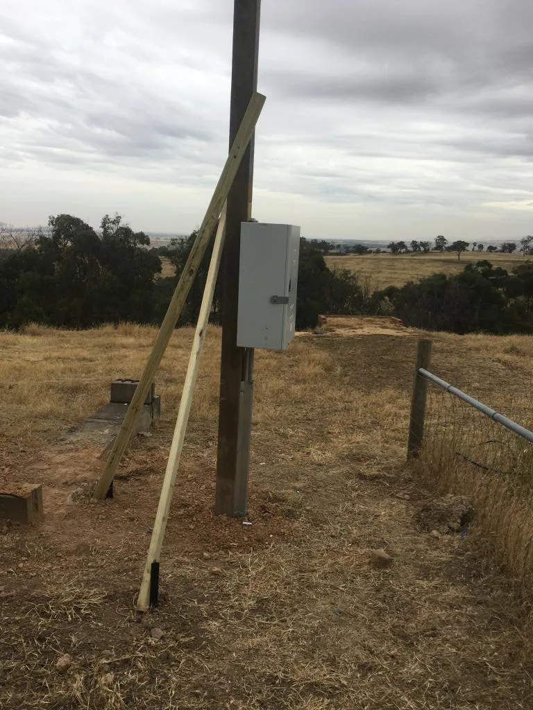 Electrical pole and switchgear photo from the Barbz Electrical Hipages gallery